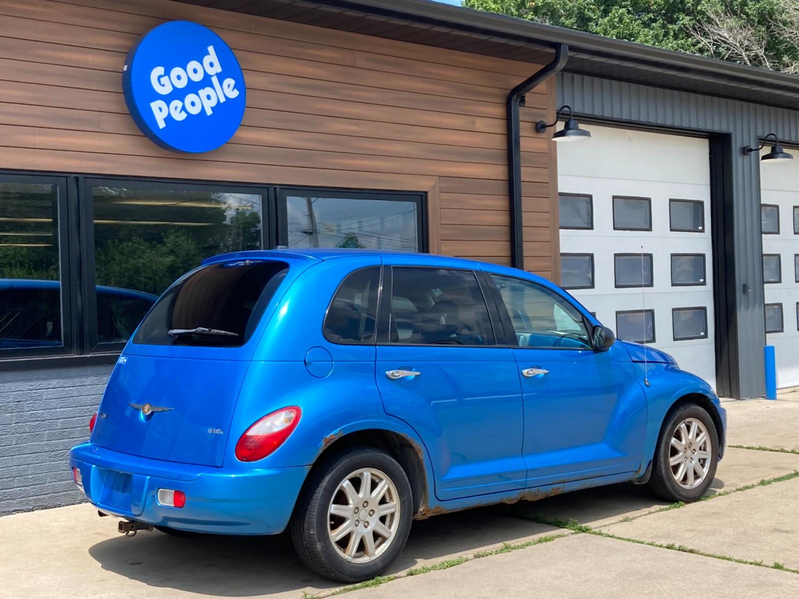 2008 Electric Blue Chrysler PT Cruiser Touring (3A8FY58B98T) with an L4, 2.4L; DOHC 16V engine, located at 1800 South Ihm Blvd, Freeport, IL, 61032, (815) 232-5543, 42.278645, -89.607994 - PT Cruiser Touring Edition 4D SUV - Photo #1