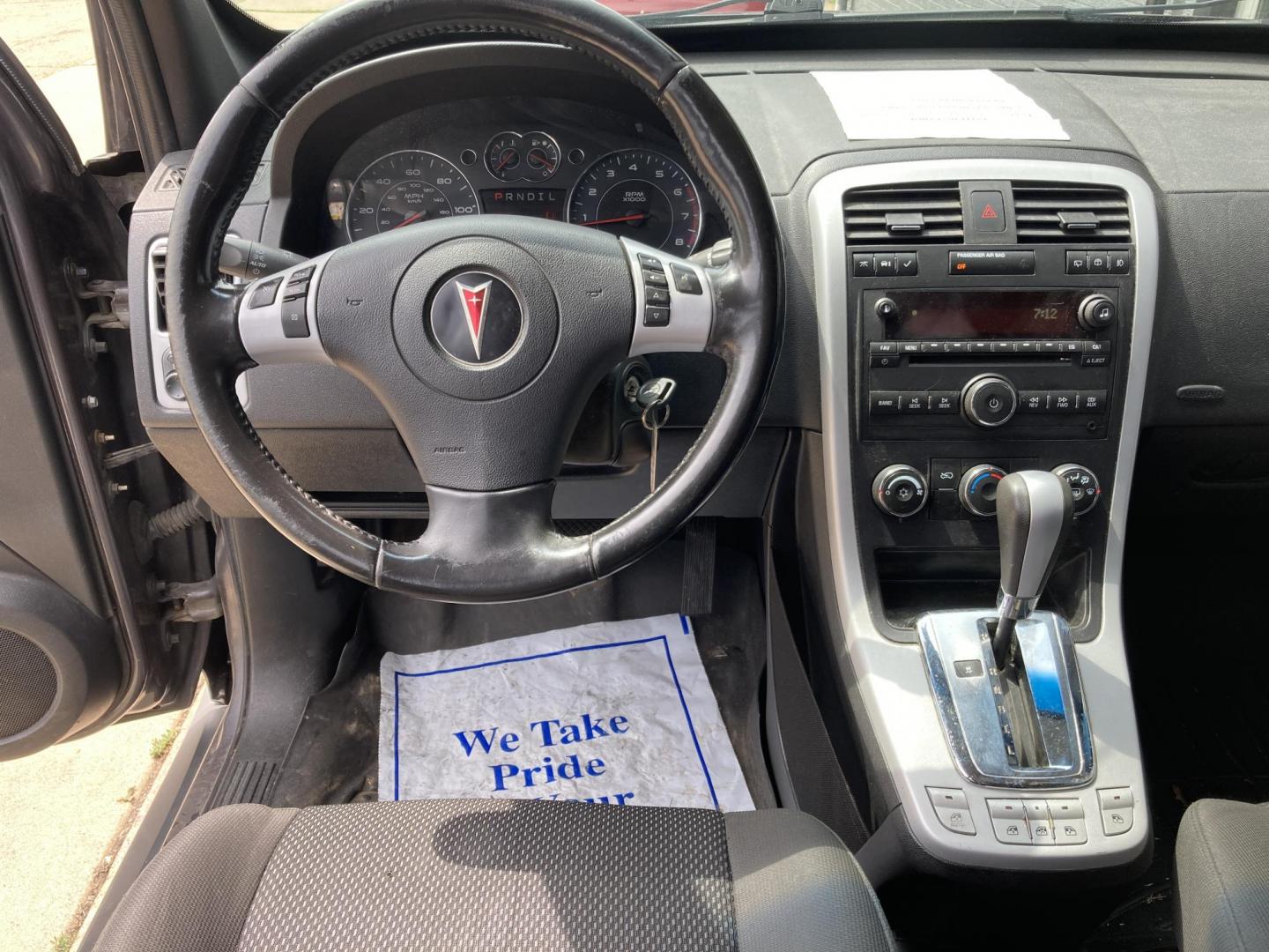 2008 Charcol Met Pontiac Torrent FWD (2CKDL33FX86) with an 3.4L V6 OHV 12V engine, 5-Speed Automatic transmission, located at 1800 South Ihm Blvd, Freeport, IL, 61032, (815) 232-5543, 42.278645, -89.607994 - Torrent Base 4D SUV FWD - Photo#5