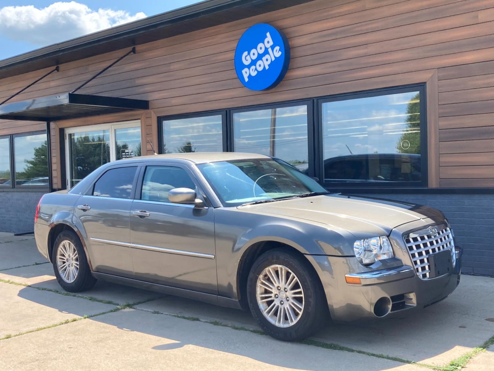 2008 Ambigously Grey Green Chrysler 300 Touring (2C3KA53G68H) with an 3.5L V6 DOHC 24V engine, 4-Speed Automatic Overdrive transmission, located at 1800 South Ihm Blvd, Freeport, IL, 61032, (815) 232-5543, 42.278645, -89.607994 - 300 Touring 4D Sedan - Photo #0