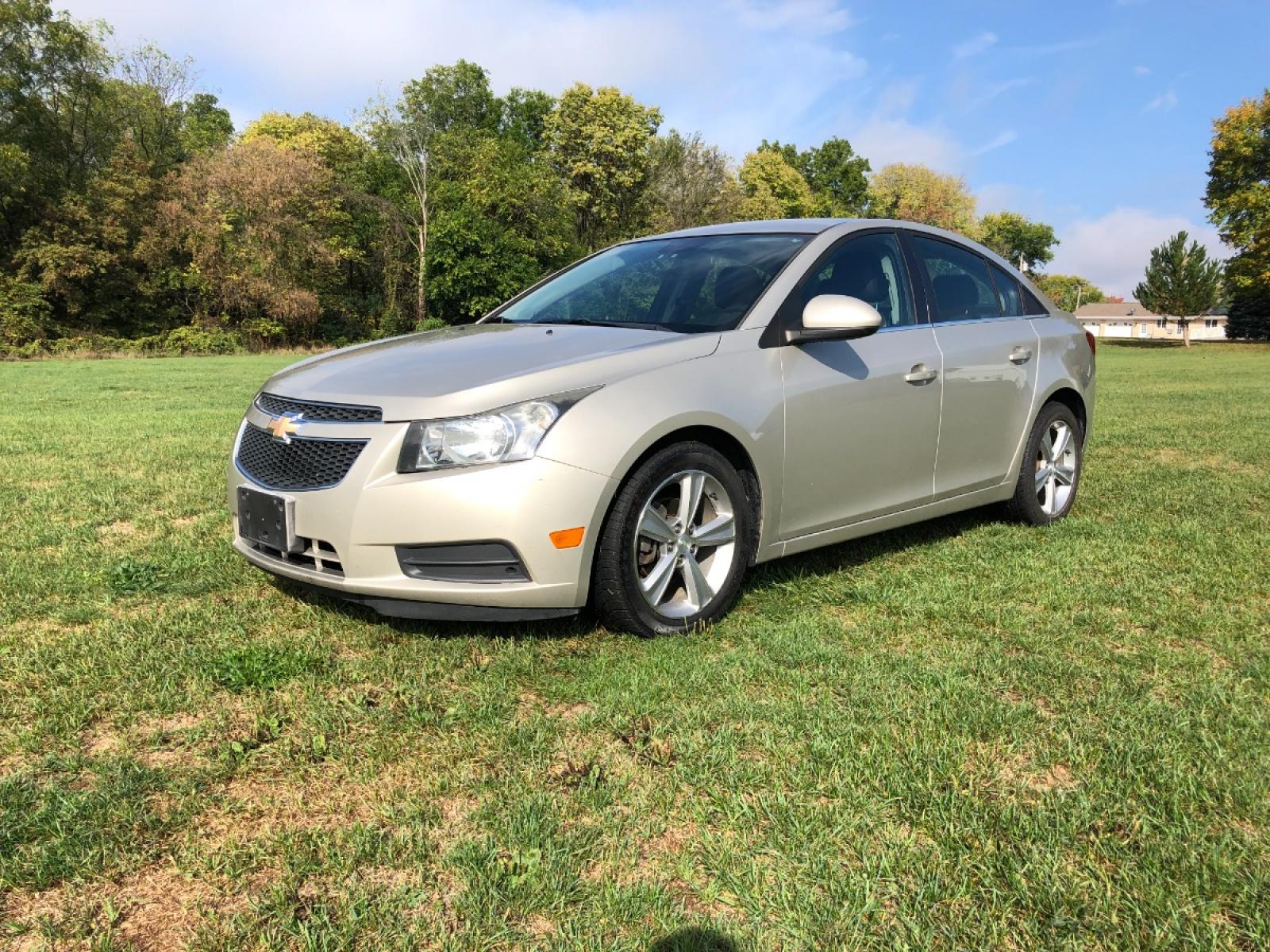 2013 Light Almond Chevrolet Cruze 2LT Auto (1G1PE5SB9D7) with an 1.4L L4 DOHC 16V TURBO engine, 6-Speed Automatic transmission, located at 1800 South Ihm Blvd, Freeport, IL, 61032, (815) 232-5543, 42.278645, -89.607994 - Photo #0
