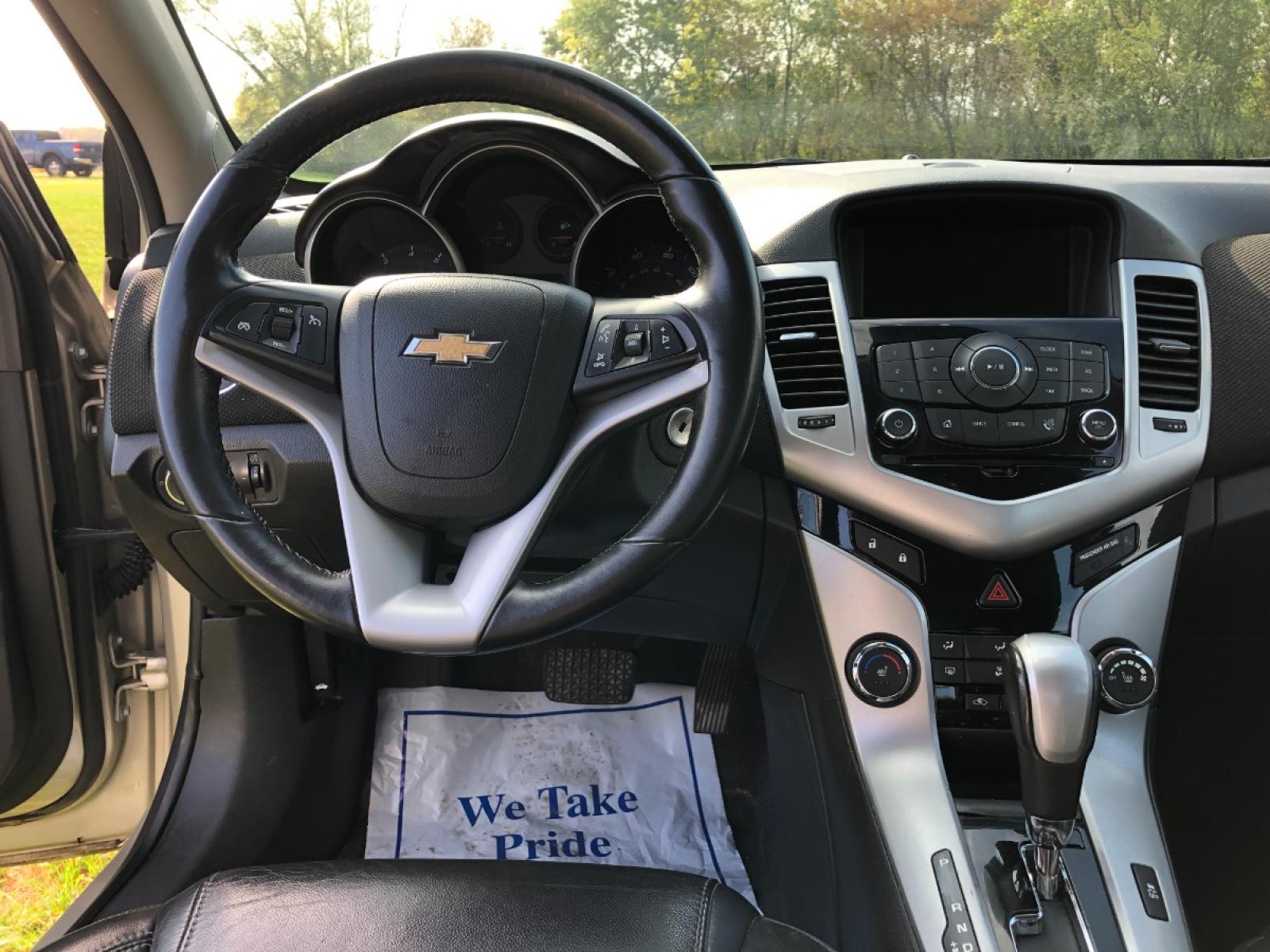 2013 Light Almond Chevrolet Cruze 2LT Auto (1G1PE5SB9D7) with an 1.4L L4 DOHC 16V TURBO engine, 6-Speed Automatic transmission, located at 1800 South Ihm Blvd, Freeport, IL, 61032, (815) 232-5543, 42.278645, -89.607994 - Photo #5