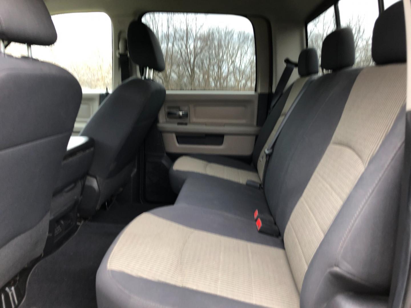2009 Indy Red Dodge Ram 1500 SLT Crew Cab 4WD (1D3HV13T59J) with an 5.7L V8 OHV 16V engine, 5-Speed Automatic transmission, located at 1800 South Ihm Blvd, Freeport, IL, 61032, (815) 232-5543, 42.278645, -89.607994 - Photo#5