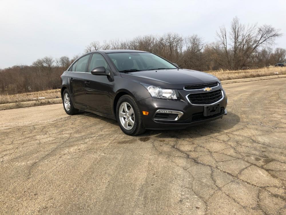 2015 Dark Graphite Met Chevrolet Cruze 1LT Auto (1G1PC5SBXF7) with an 1.4L L4 DOHC 16V TURBO engine, 6-Speed Automatic transmission, located at 1800 South Ihm Blvd, Freeport, IL, 61032, (815) 232-5543, 42.278645, -89.607994 - Photo #3