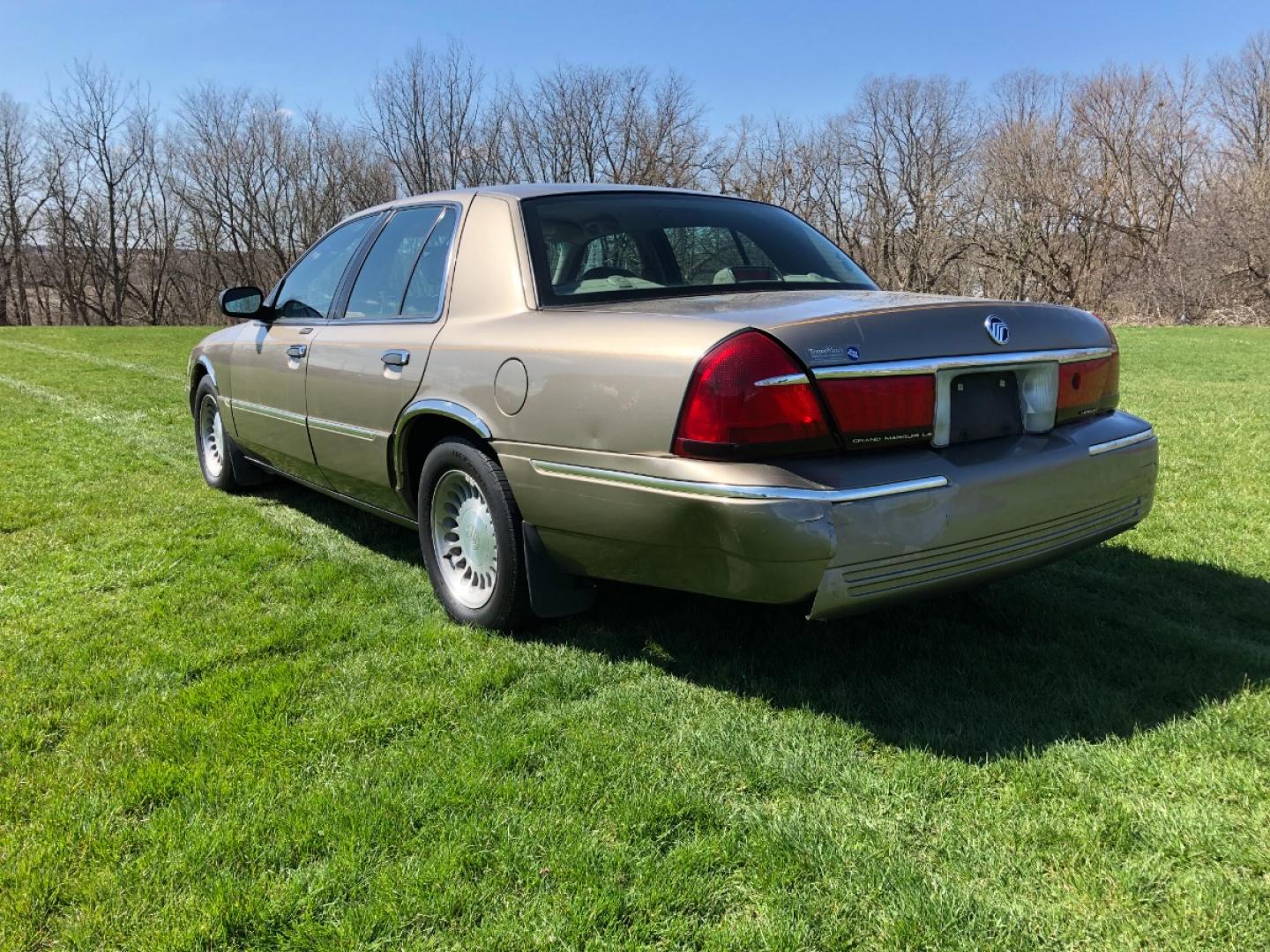 2002 Arizona Beige Met Mercury Grand Marquis LS Premium (2MEFM75W22X) with an 4.6L V8 SOHC 16V engine, 4-Speed Automatic Overdrive transmission, located at 1800 South Ihm Blvd, Freeport, IL, 61032, (815) 232-5543, 42.278645, -89.607994 - Photo#1