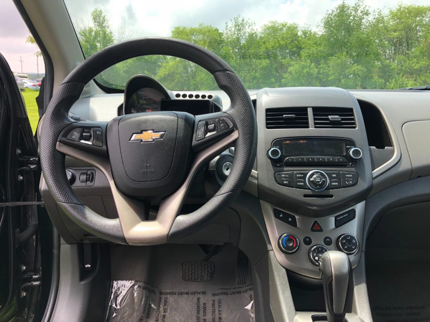 2012 Black Chevrolet Sonic 2LT 5-Door (1G1JC6SH2C4) with an 1.8L L4 DOHC 24V FFV engine, 6-Speed Automatic transmission, located at 1800 South Ihm Blvd, Freeport, IL, 61032, (815) 232-5543, 42.278645, -89.607994 - Sonic LT 4D Hatchback - Photo#5