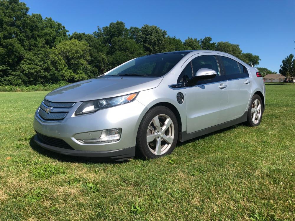 2012 Silver Ice met Chevrolet Volt Standard (1G1RA6E48CU) with an ELECTRIC engine, Continuously Variable Transmission transmission, located at 1800 South Ihm Blvd, Freeport, IL, 61032, (815) 232-5543, 42.278645, -89.607994 - Photo #0
