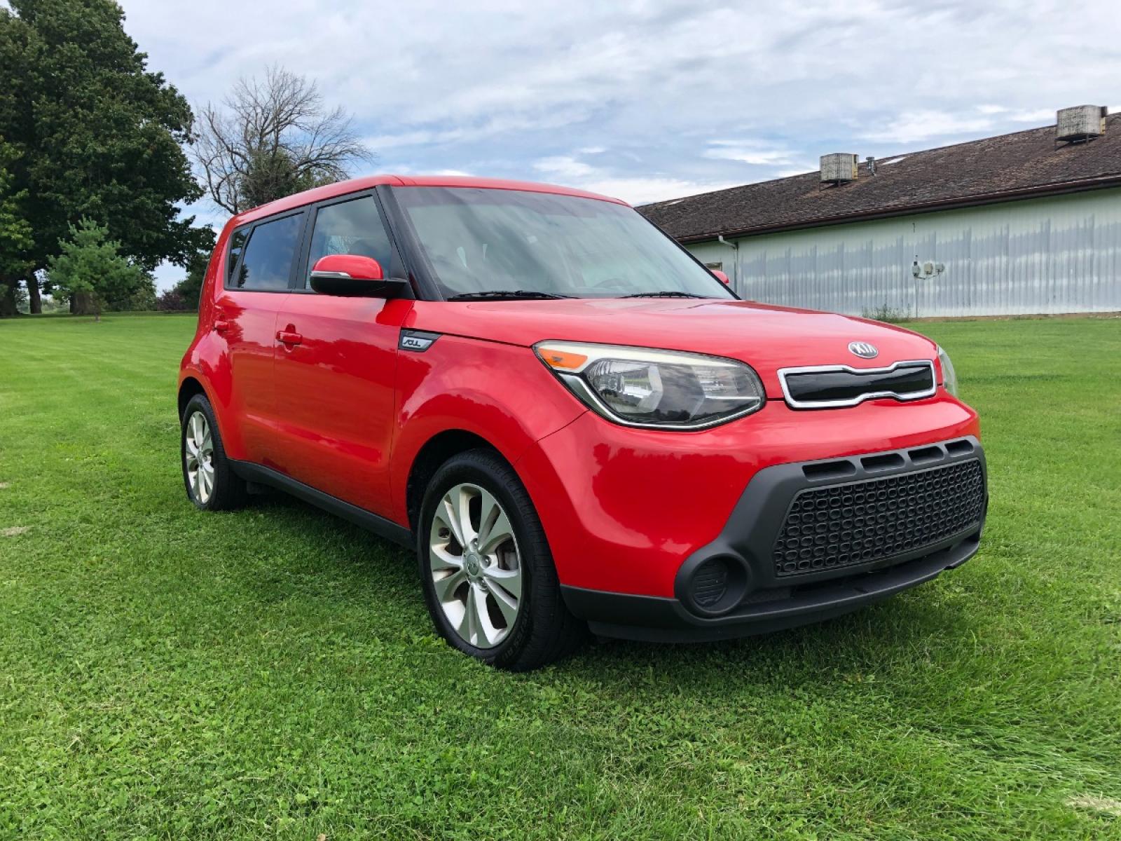 2014 Lipstick Red Kia Soul + (KNDJP3A55E7) with an 2.0L L4 DOHC 16V engine, 6-Speed Automatic transmission, located at 1800 South Ihm Blvd, Freeport, IL, 61032, (815) 232-5543, 42.278645, -89.607994 - Soul + 4D Wagon - Photo #3