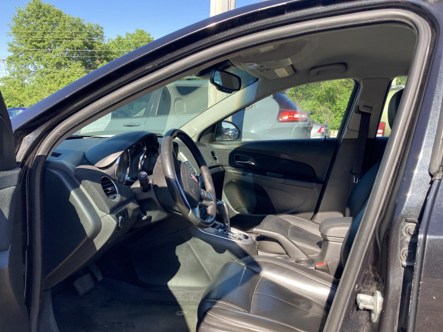 2011 Black Granite Met Chevrolet Cruze 2LT (1G1PH5S93B7) with an 1.4L L4 DOHC 16V TURBO engine, 6M transmission, located at 1800 South Ihm Blvd, Freeport, IL, 61032, (815) 232-5543, 42.278645, -89.607994 - Cruze LT 4D Sedan- Photo#4