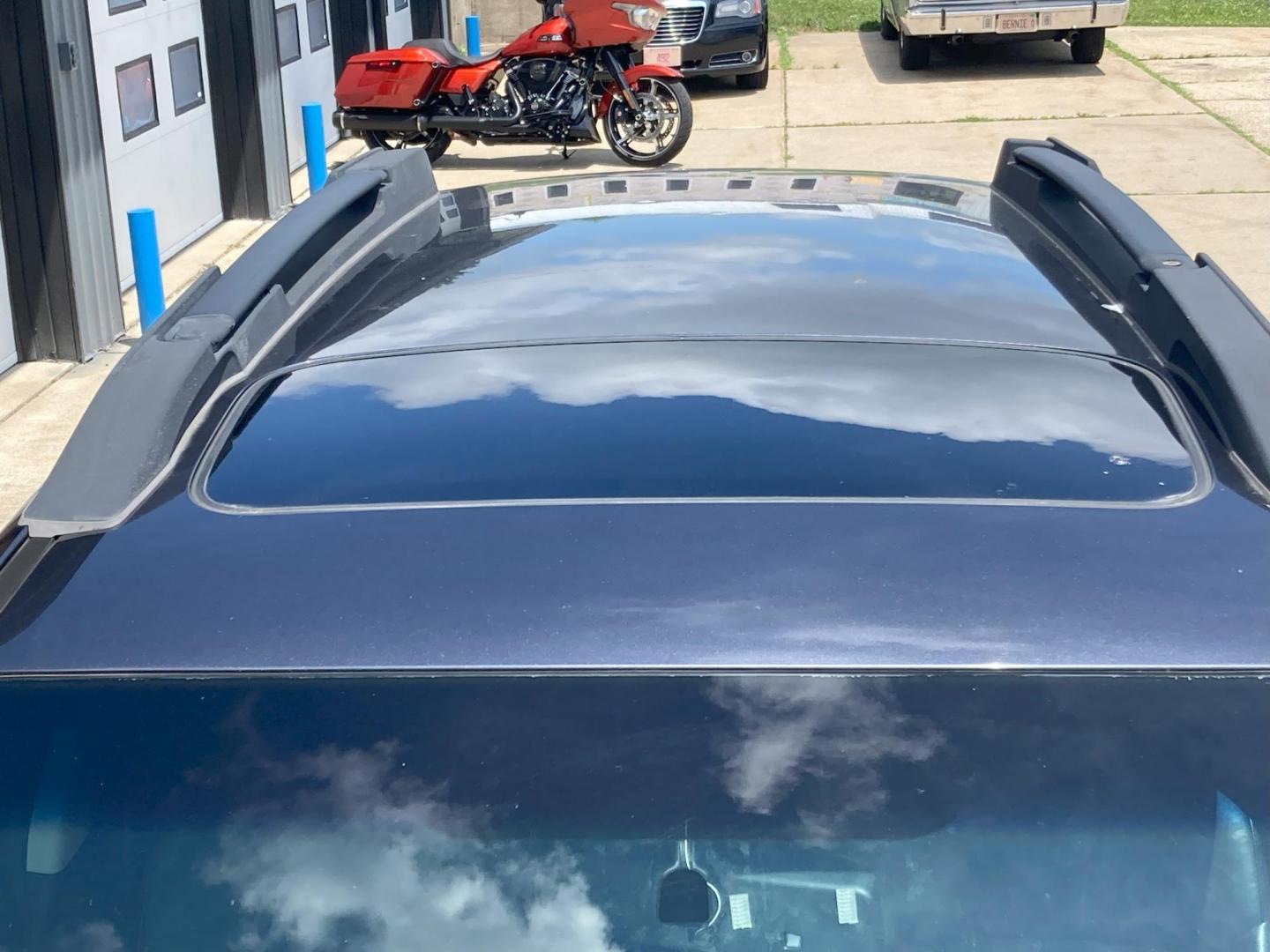 2010 Charcol Met Subaru Outback 2.5i Limited (4S4BRCKC3A3) with an 2.5L H4 DOHC 16V engine, CVT transmission, located at 1800 South Ihm Blvd, Freeport, IL, 61032, (815) 232-5543, 42.278645, -89.607994 - Photo#4