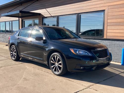 2014 Chrysler 200 SEDAN 4-DR
