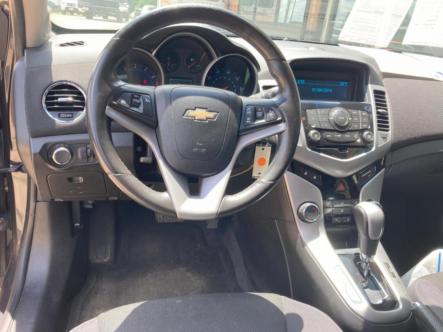 2014 Graphite Met. Chevrolet Cruze 1LT Auto (1G1PC5SB8E7) with an 1.4L L4 DOHC 16V TURBO engine, 6-Speed Automatic transmission, located at 1800 South Ihm Blvd, Freeport, IL, 61032, (815) 232-5543, 42.278645, -89.607994 - Cruze LT 4D Sedan - Photo#5