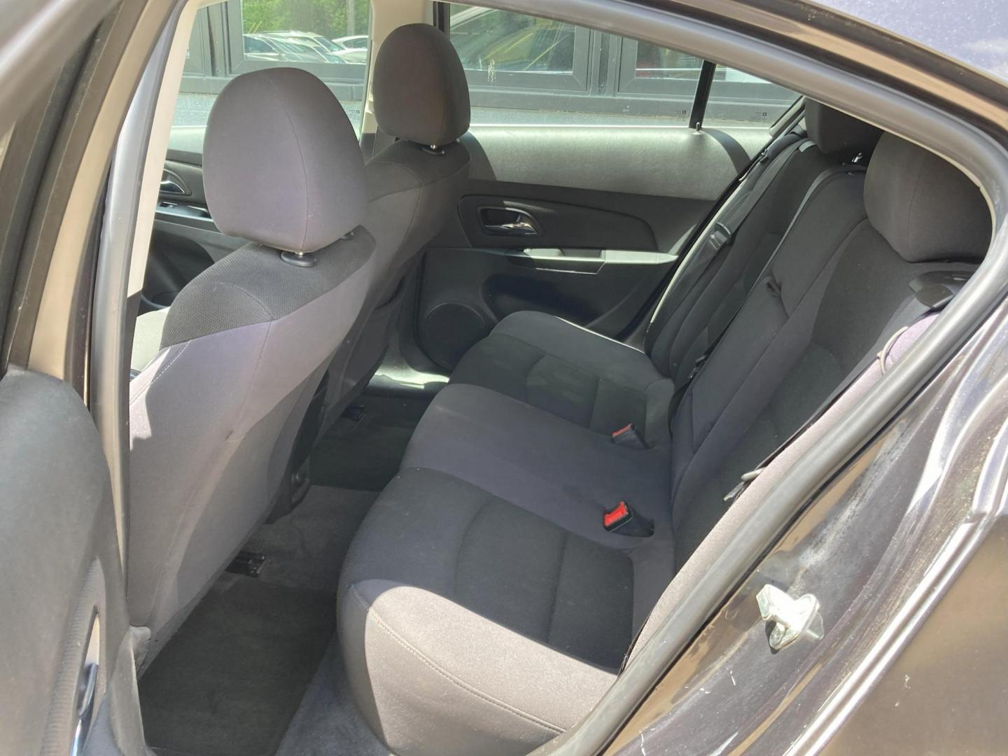 2014 Graphite Met. Chevrolet Cruze 1LT Auto (1G1PC5SB8E7) with an 1.4L L4 DOHC 16V TURBO engine, 6-Speed Automatic transmission, located at 1800 South Ihm Blvd, Freeport, IL, 61032, (815) 232-5543, 42.278645, -89.607994 - Cruze LT 4D Sedan - Photo#7