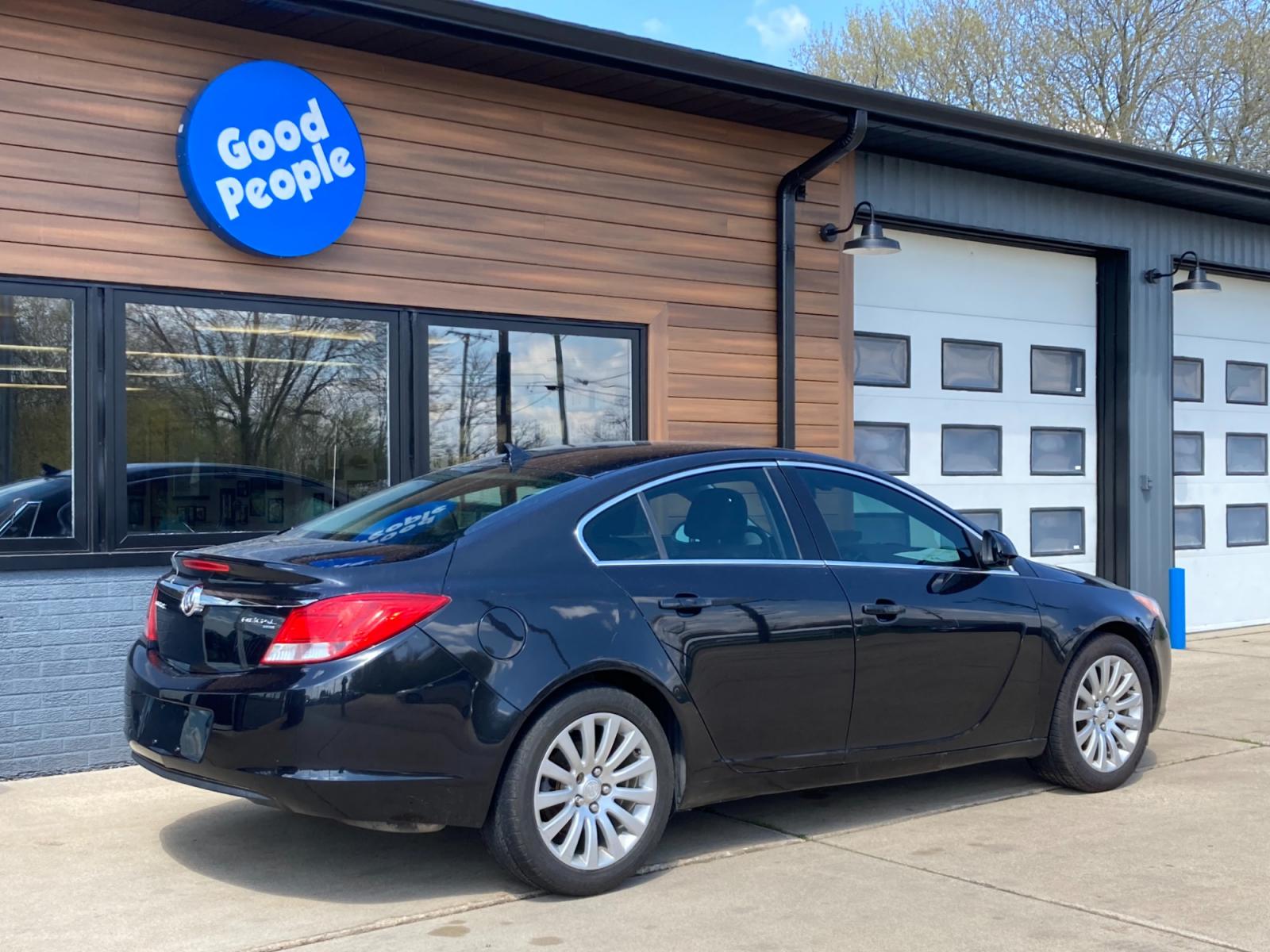 2011 Carbon Black Buick Regal CXL - 1XL (W04GN5EC3B1) with an 2.4L L4 DOHC 16V engine, 6-Speed Automatic transmission, located at 1800 South Ihm Blvd, Freeport, IL, 61032, (815) 232-5543, 42.278645, -89.607994 - Photo #1
