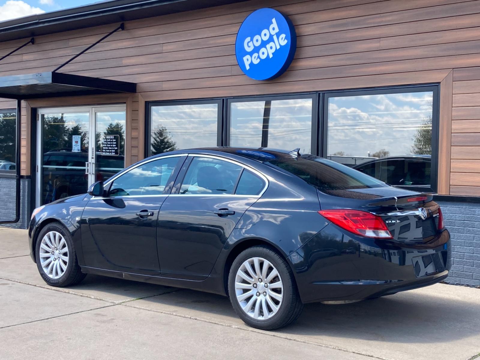 2011 Carbon Black Buick Regal CXL - 1XL (W04GN5EC3B1) with an 2.4L L4 DOHC 16V engine, 6-Speed Automatic transmission, located at 1800 South Ihm Blvd, Freeport, IL, 61032, (815) 232-5543, 42.278645, -89.607994 - Photo #2