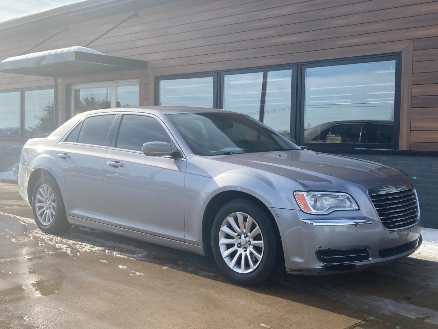2013 Billitt Silver Chrysler 300 RWD (2C3CCAAG6DH) with an 3.6L V6 SOHC 24V engine, 8-Speed Automatic transmission, located at 1800 South Ihm Blvd, Freeport, IL, 61032, (815) 232-5543, 42.278645, -89.607994 - Photo#0
