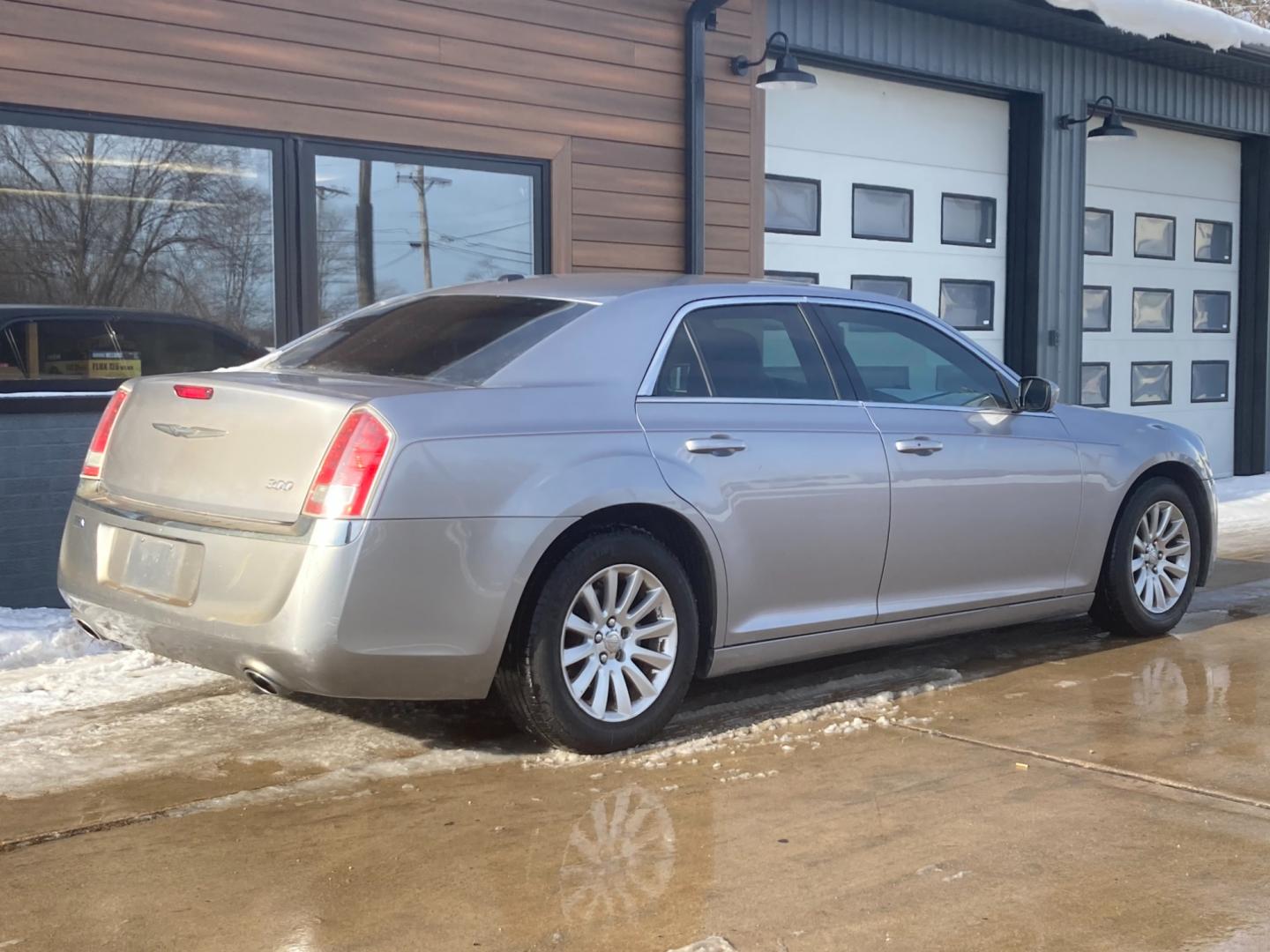 2013 Billitt Silver Chrysler 300 RWD (2C3CCAAG6DH) with an 3.6L V6 SOHC 24V engine, 8-Speed Automatic transmission, located at 1800 South Ihm Blvd, Freeport, IL, 61032, (815) 232-5543, 42.278645, -89.607994 - Photo#1