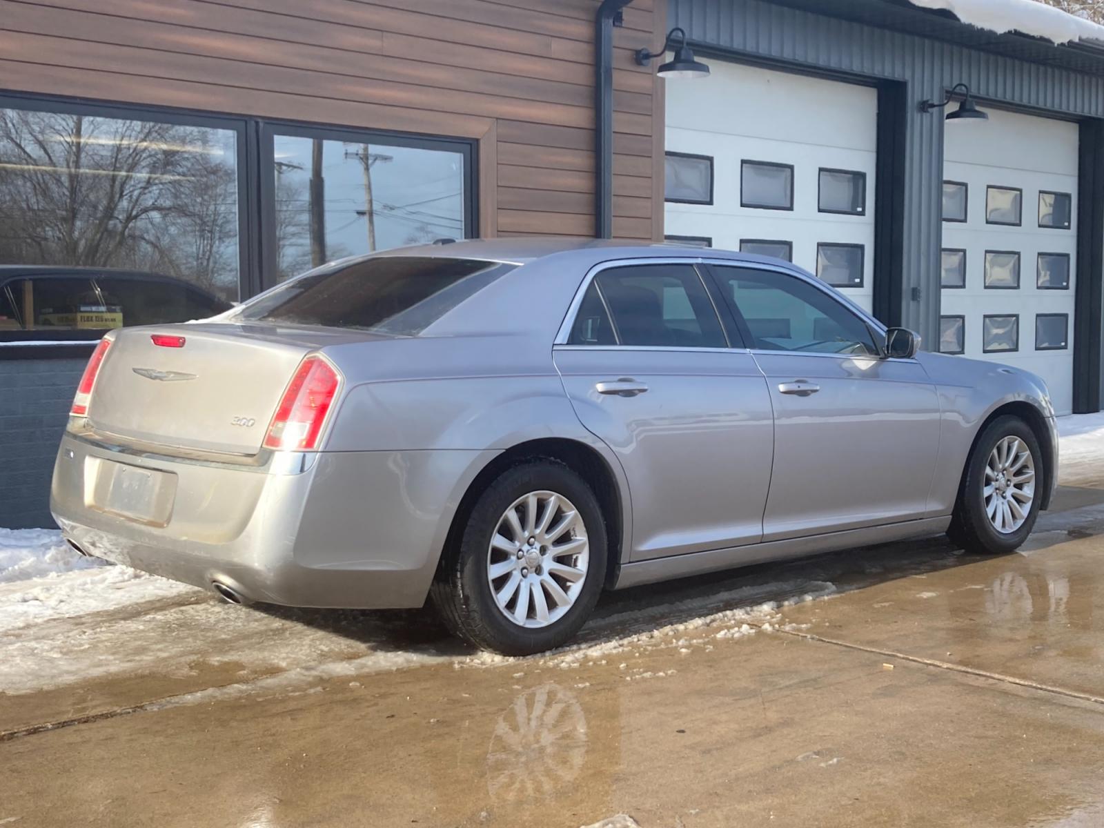 2013 Billitt Silver Chrysler 300 RWD (2C3CCAAG6DH) with an 3.6L V6 SOHC 24V engine, 8-Speed Automatic transmission, located at 1800 South Ihm Blvd, Freeport, IL, 61032, (815) 232-5543, 42.278645, -89.607994 - 300 Base 4D Sedan - Photo #1