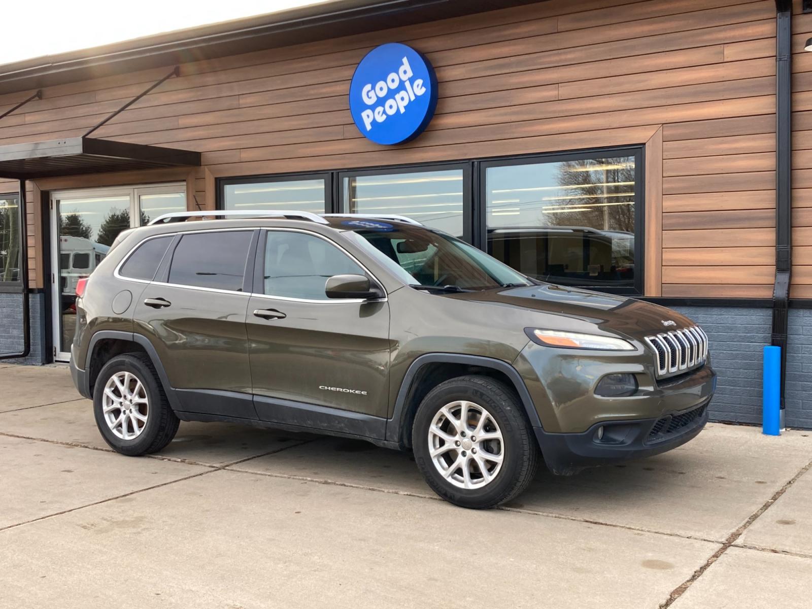 2014 Eco Green Pearl Jeep Cherokee Latitude 4WD (1C4PJMCB5EW) with an 2.4L L4 DOHC 16V engine, 9-Speed Automatic transmission, located at 1800 South Ihm Blvd, Freeport, IL, 61032, (815) 232-5543, 42.278645, -89.607994 - Cherokee Latitude 4D SUV 4WD - Photo #0