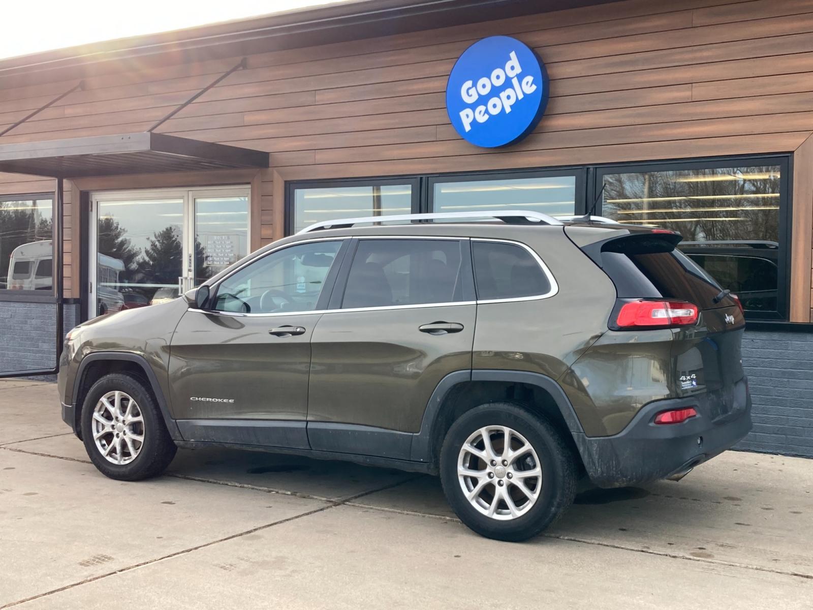 2014 Eco Green Pearl Jeep Cherokee Latitude 4WD (1C4PJMCB5EW) with an 2.4L L4 DOHC 16V engine, 9-Speed Automatic transmission, located at 1800 South Ihm Blvd, Freeport, IL, 61032, (815) 232-5543, 42.278645, -89.607994 - Cherokee Latitude 4D SUV 4WD - Photo #2
