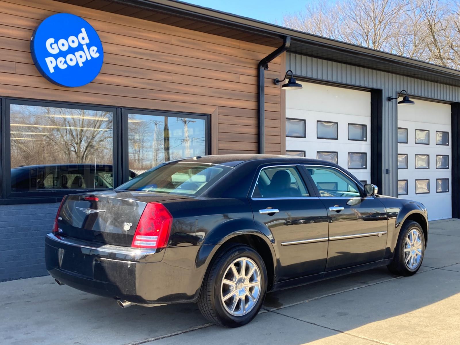 2009 Jet Black Chrysler 300 C AWD (2C3LK63T59H) with an 5.7L V8 OHV 16V engine, 5-Speed Automatic transmission, located at 1800 South Ihm Blvd, Freeport, IL, 61032, (815) 232-5543, 42.278645, -89.607994 - 300 C 4D Sedan AWD - Photo #1