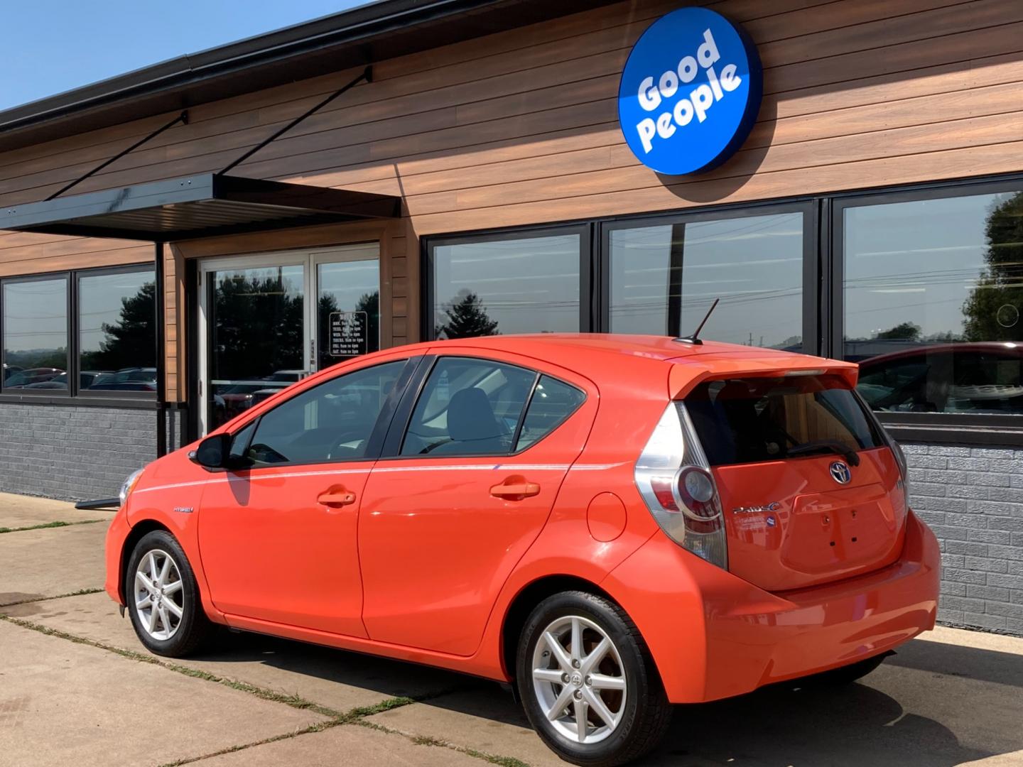 2012 Habanero Toyota Prius c One (JTDKDTB37C1) with an 1.5L L4 DOHC 16V HYBRID engine, Continuously Variable Transmission transmission, located at 1800 South Ihm Blvd, Freeport, IL, 61032, (815) 232-5543, 42.278645, -89.607994 - Photo#2