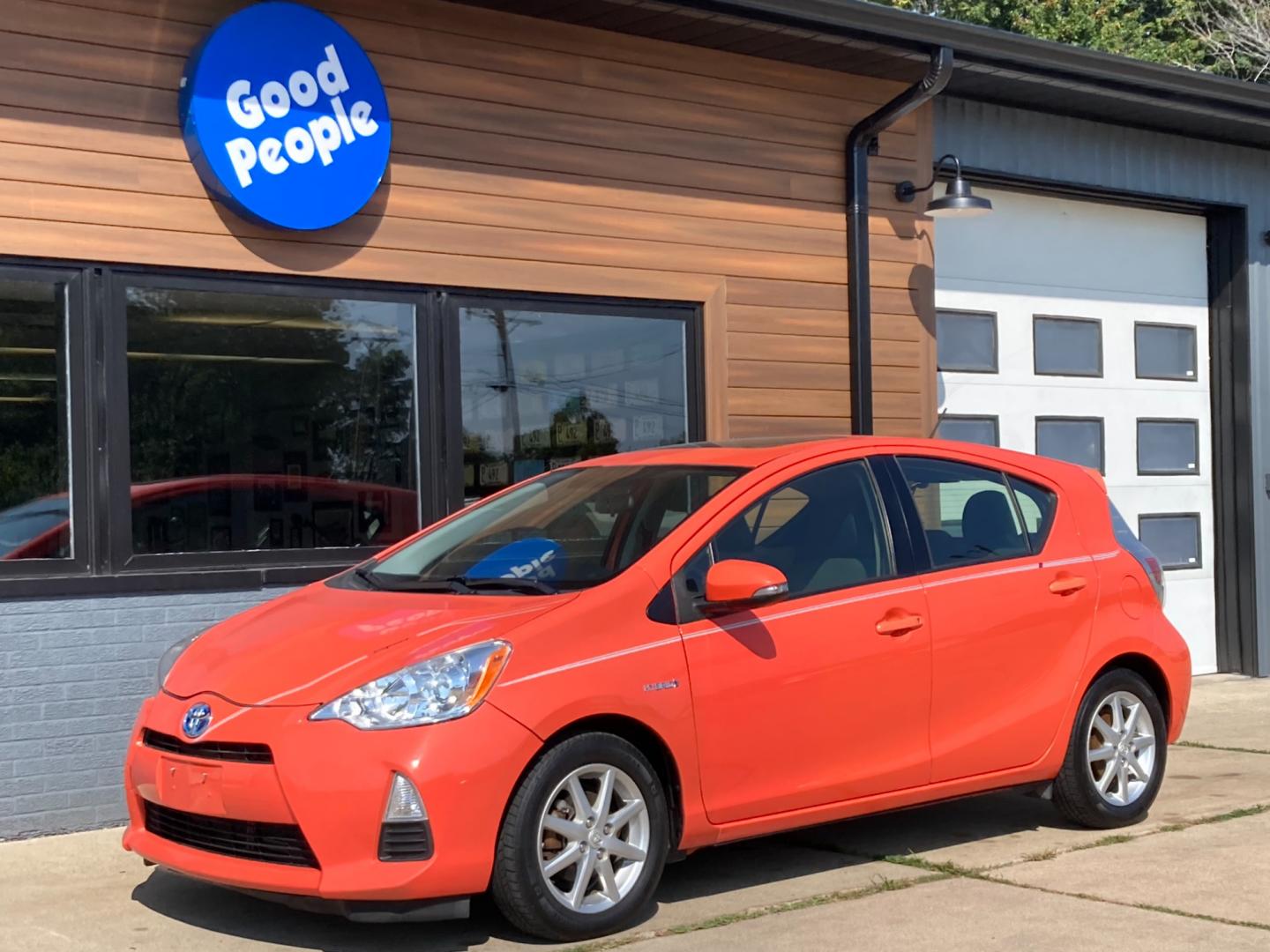 2012 Habanero Toyota Prius c One (JTDKDTB37C1) with an 1.5L L4 DOHC 16V HYBRID engine, Continuously Variable Transmission transmission, located at 1800 South Ihm Blvd, Freeport, IL, 61032, (815) 232-5543, 42.278645, -89.607994 - Photo#3