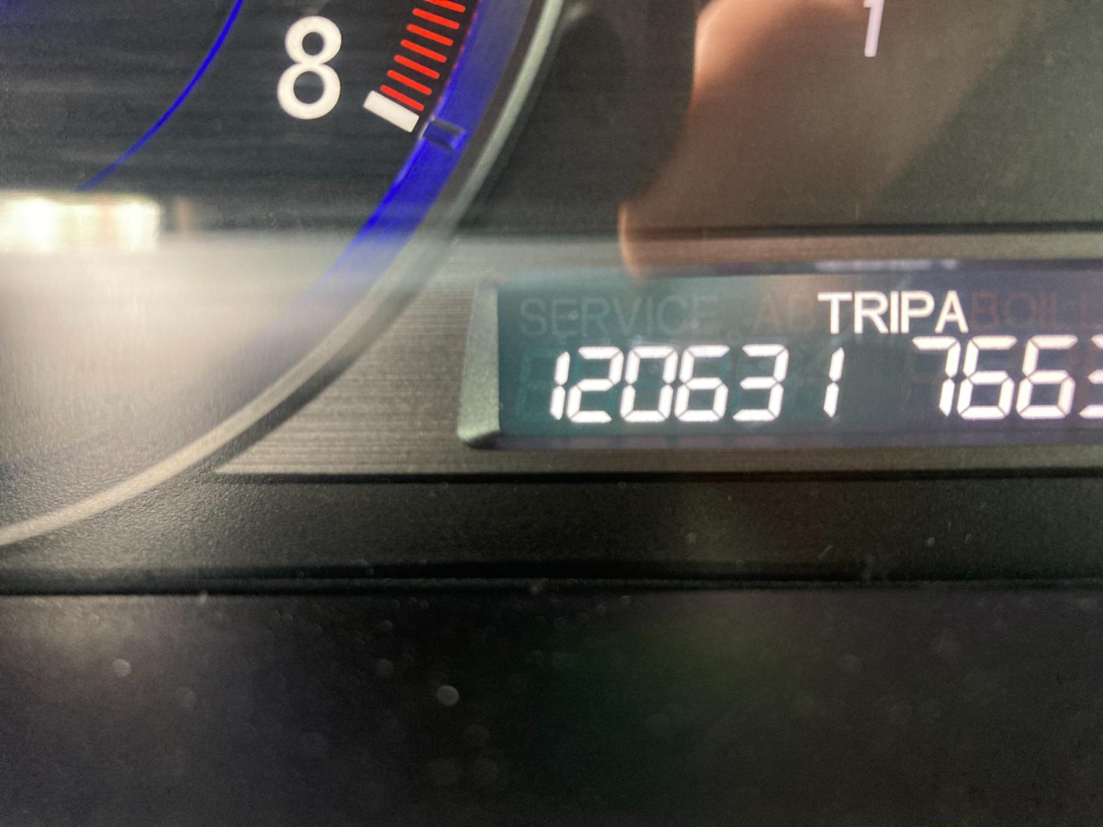 2012 Crystal Black Honda Accord Crosstour EX-L V-6 4WD w/ Navigation (5J6TF2H51CL) with an 3.5L V6 SOHC 24V engine, 5-Speed Automatic transmission, located at 1800 South Ihm Blvd, Freeport, IL, 61032, (815) 232-5543, 42.278645, -89.607994 - Photo #7