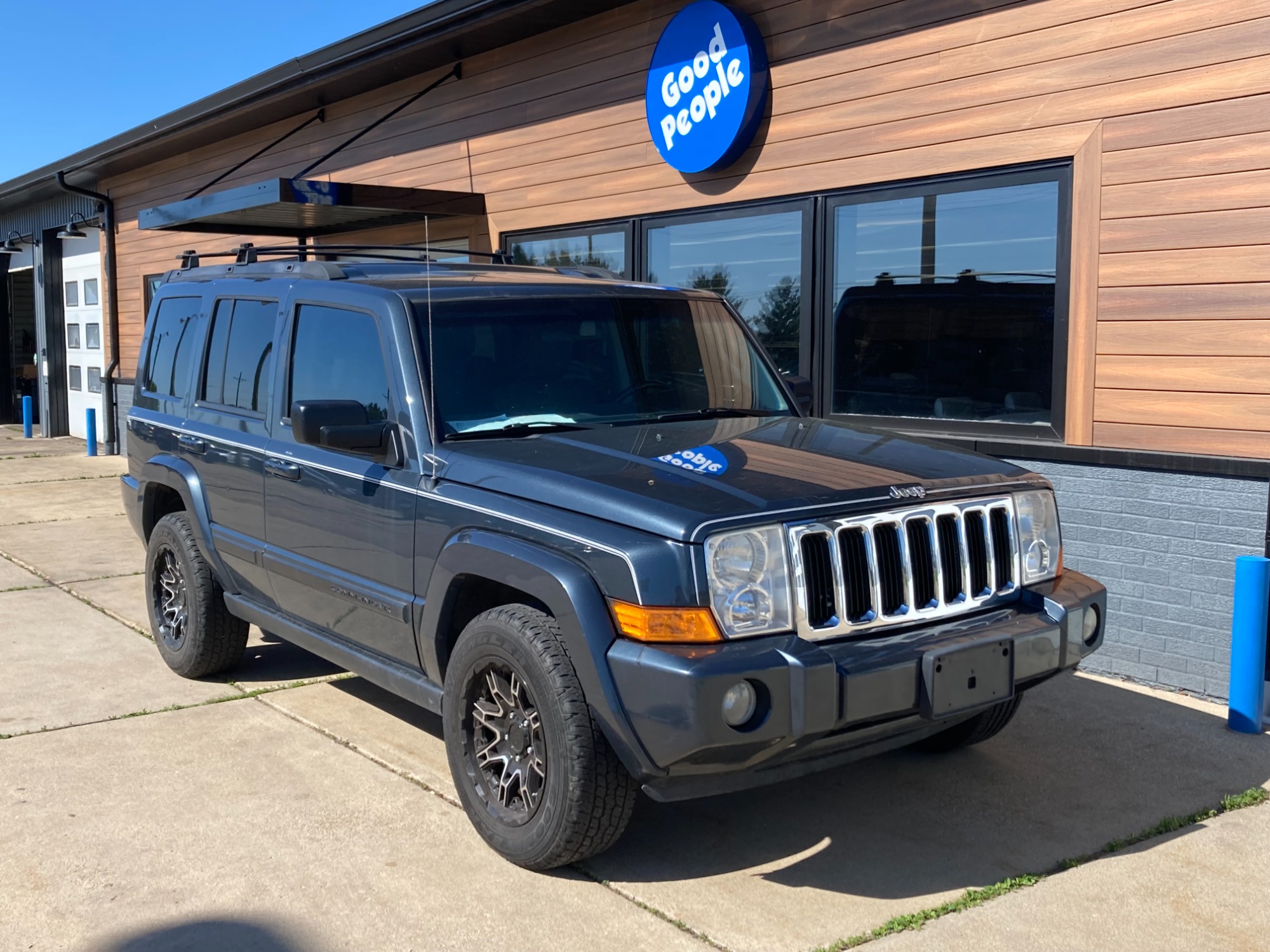 photo of 2007 Jeep Commander SPORT UTILITY 4-DR