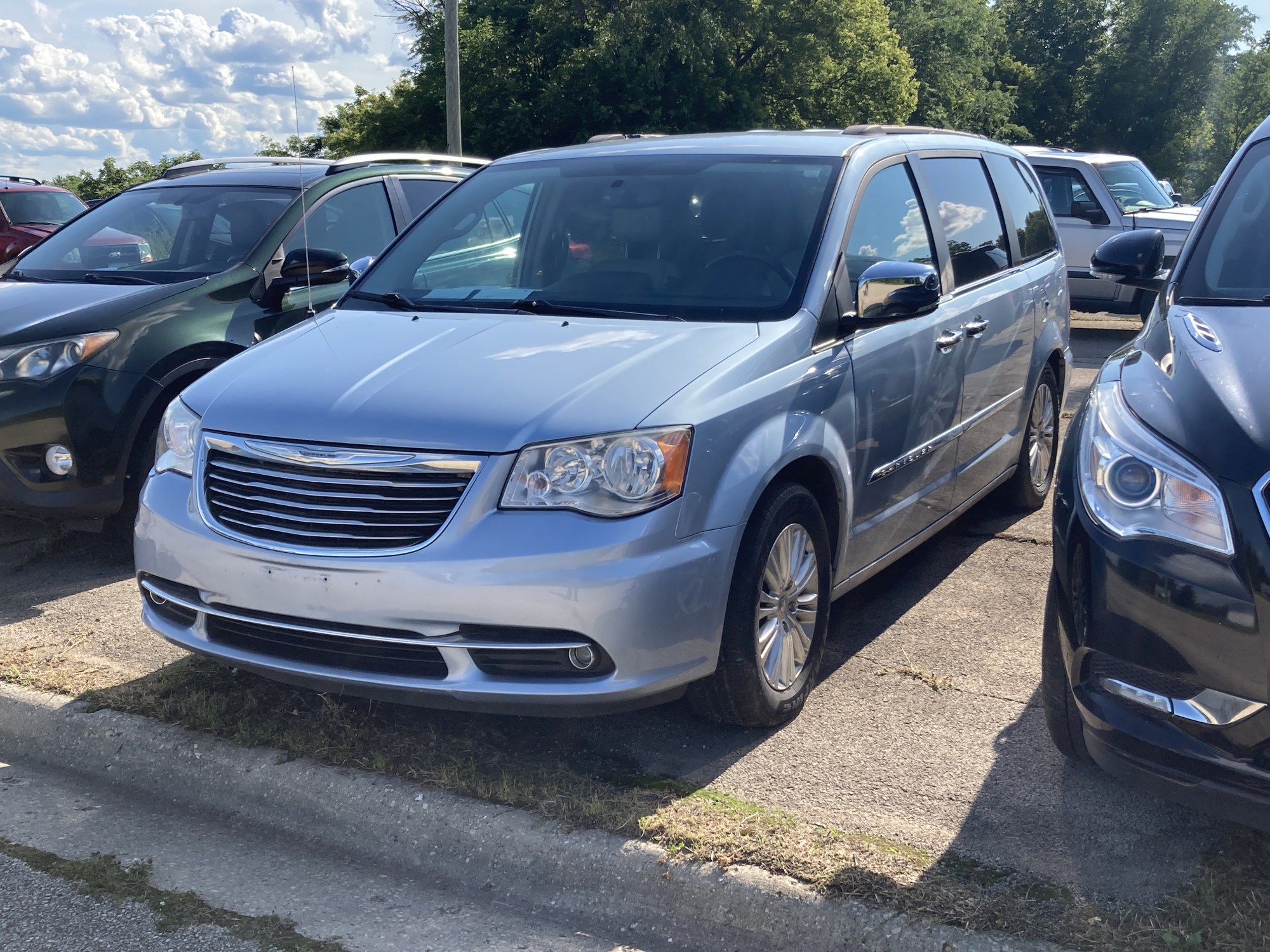 photo of 2012 Chrysler Town  and  Country SPORTS VAN