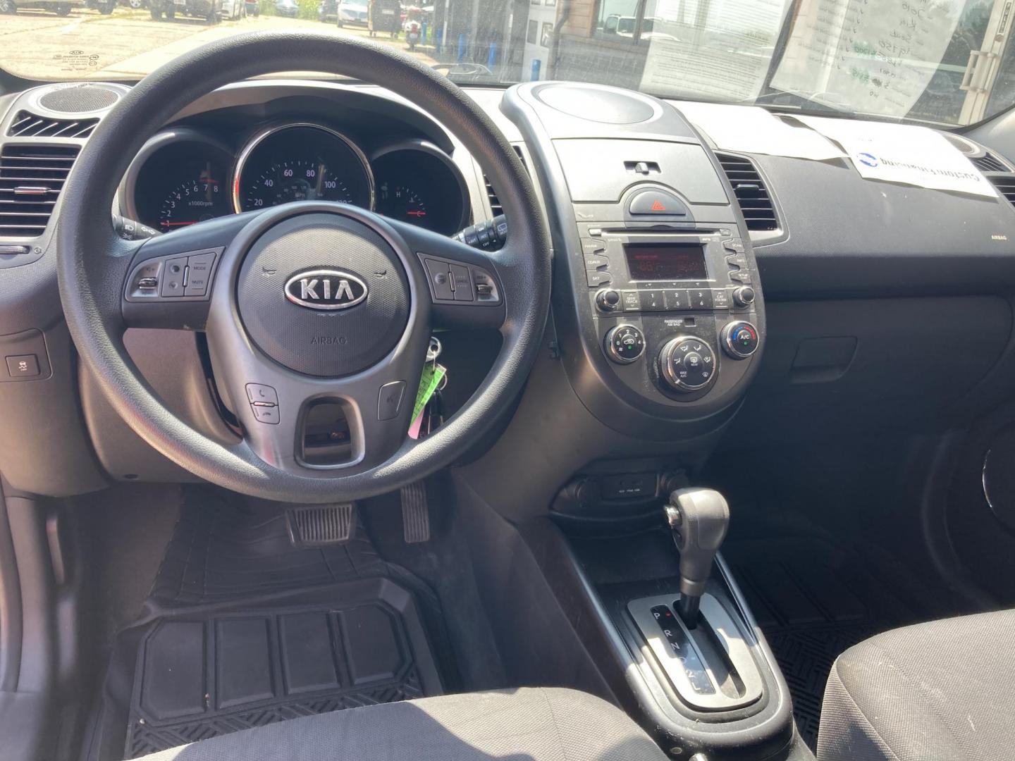 2010 Lipstick Red Kia Soul ! (KNDJT2A20A7) with an 2.0L L4 DOHC 16V engine, located at 1800 South Ihm Blvd, Freeport, IL, 61032, (815) 232-5543, 42.278645, -89.607994 - Soul + 4D Wagon - Photo#5