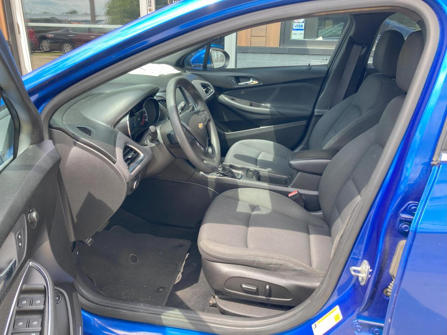 2016 Vector Blue Met. Chevrolet Cruze LT Auto (1G1BE5SM3G7) with an 1.4L L4 DOHC 16V TURBO engine, 6A transmission, located at 1800 South Ihm Blvd, Freeport, IL, 61032, (815) 232-5543, 42.278645, -89.607994 - Photo#5