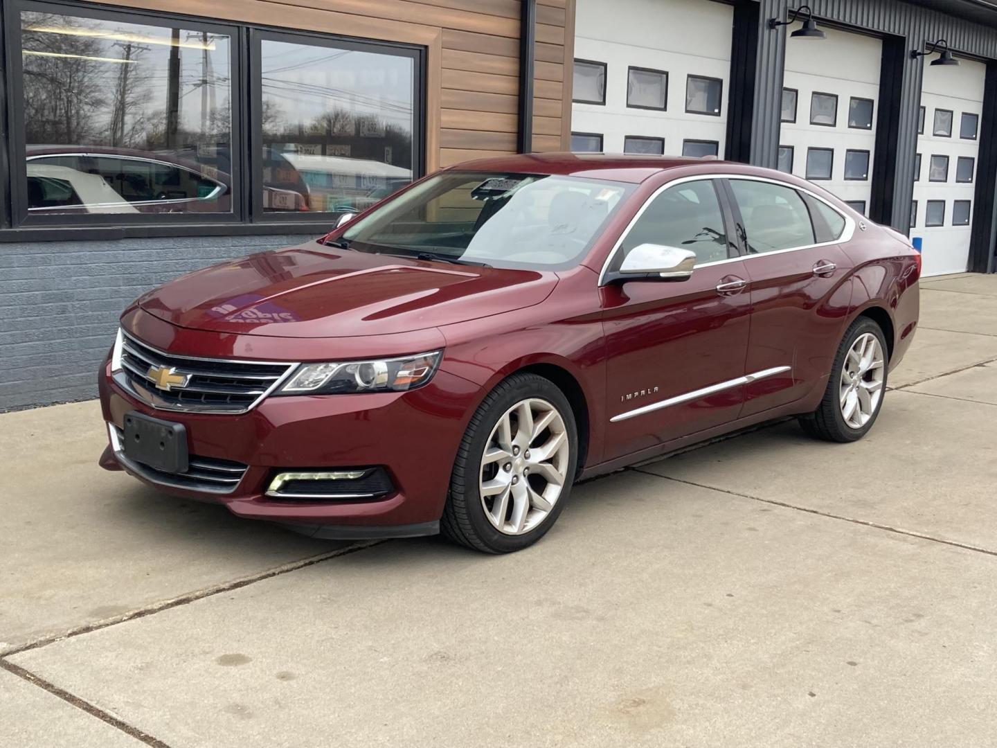 2016 Siren Red Met Chevrolet Impala LTZ (2G1145S32G9) with an 3.6L V6 DOHC 24V engine, 6A transmission, located at 1800 South Ihm Blvd, Freeport, IL, 61032, (815) 232-5543, 42.278645, -89.607994 - Impala LTZ 4D Sedan V6 - Photo#3