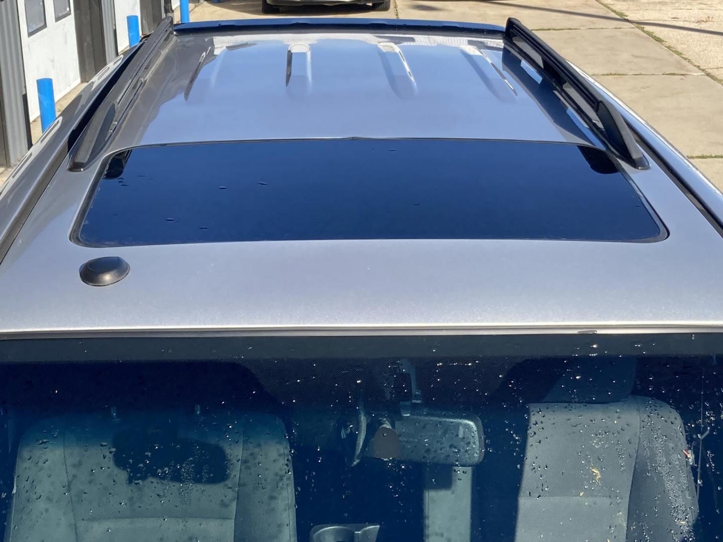 2009 Billet Silver Ford Escape XLT FWD I4 (1FMCU03729K) with an 2.5L L4 DOHC 16V engine, 4-Speed Automatic Overdrive transmission, located at 1800 South Ihm Blvd, Freeport, IL, 61032, (815) 232-5543, 42.278645, -89.607994 - Photo#9