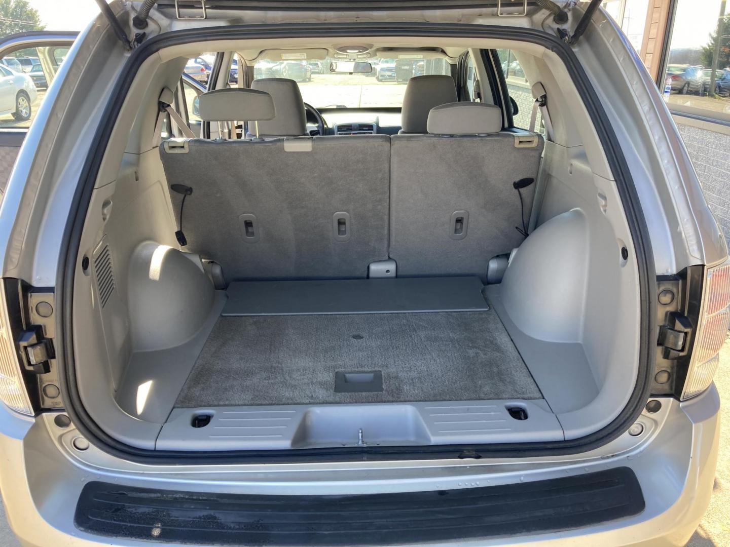 2007 Silver Met Chevrolet Equinox LS AWD (2CNDL23F476) with an 3.4L V6 OHV 12V engine, 5-Speed Automatic transmission, located at 1800 South Ihm Blvd, Freeport, IL, 61032, (815) 232-5543, 42.278645, -89.607994 - Equinox LS 4D SUV AWD - Photo#7