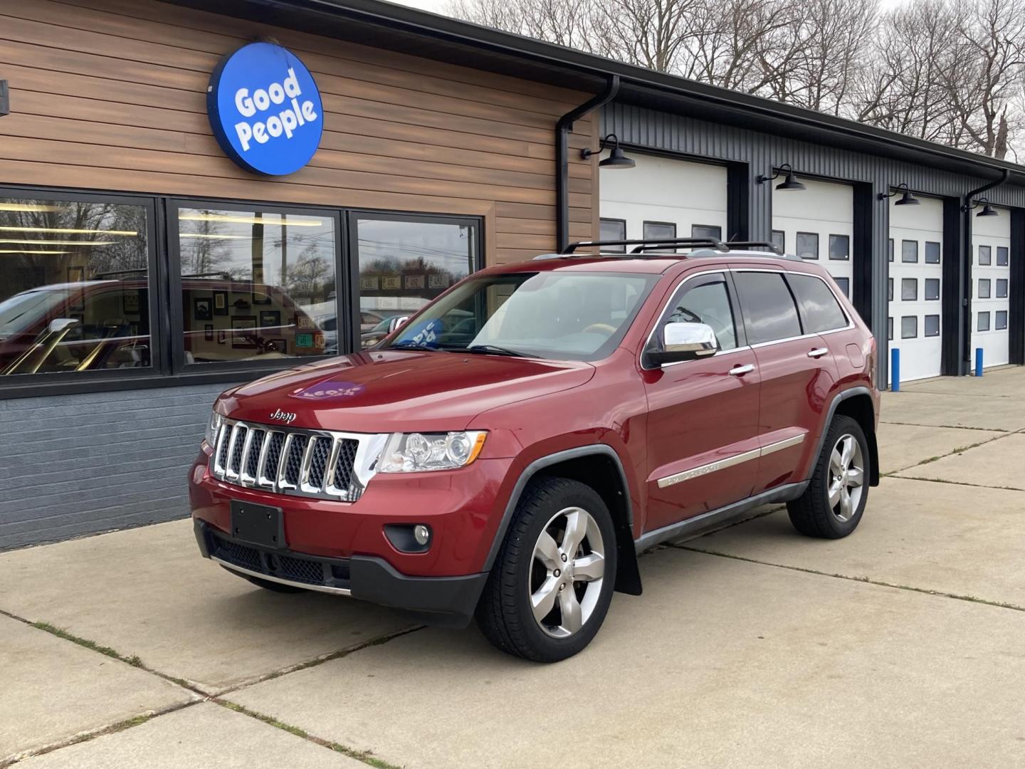 2012 Garnet Red Met. Jeep Grand Cherokee Overland 4WD (1C4RJFCT6CC) with an 5.7L V8 OHV 16V engine, 5-Speed Automatic transmission, located at 1800 South Ihm Blvd, Freeport, IL, 61032, (815) 232-5543, 42.278645, -89.607994 - Photo#3