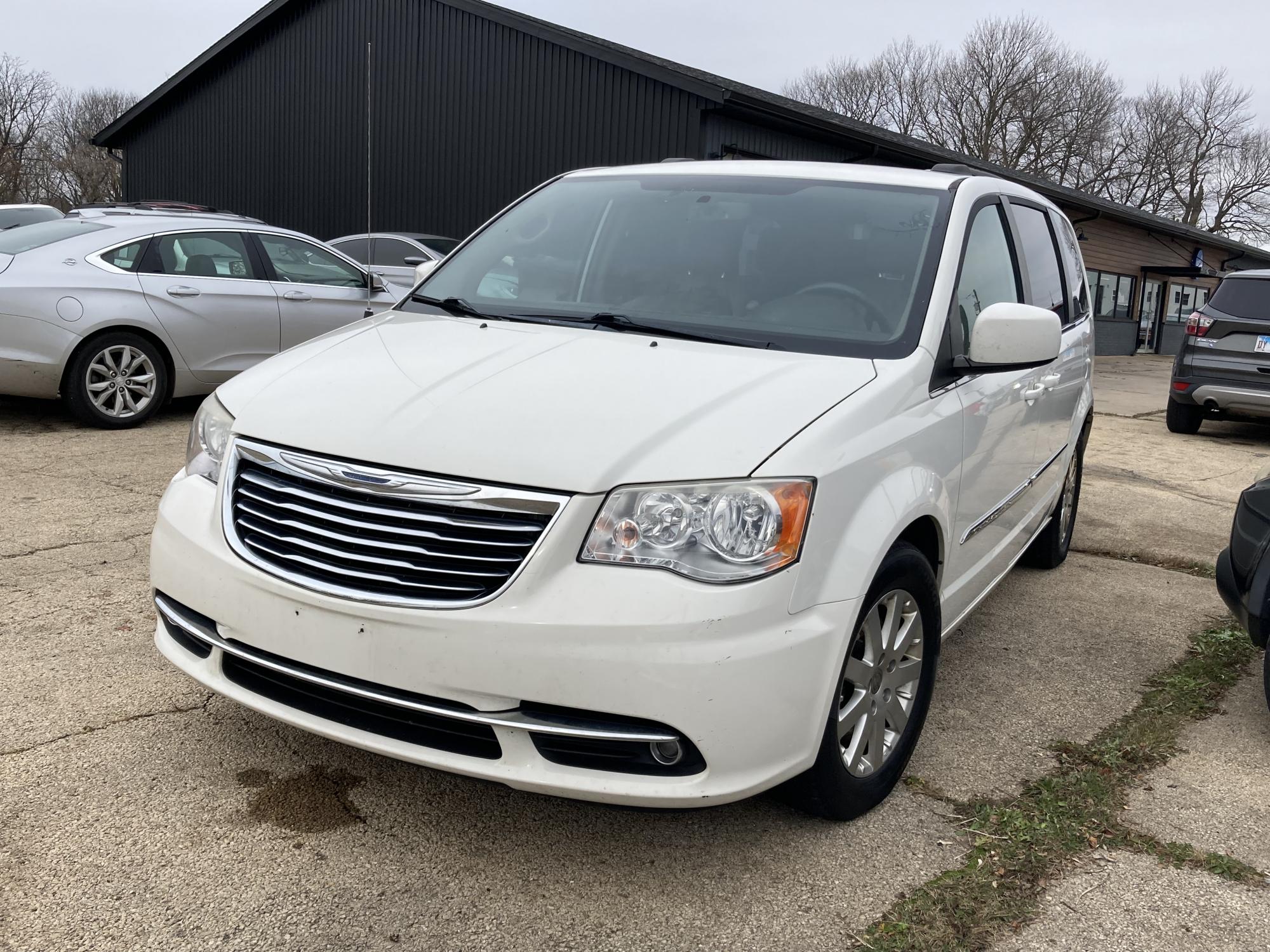 photo of 2013 Chrysler Town  and  Country Touring