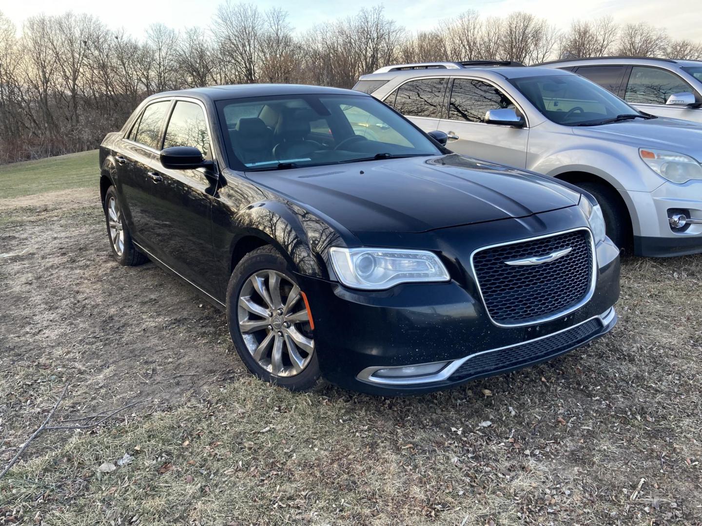 2016 Chrysler 300 Limited's photo