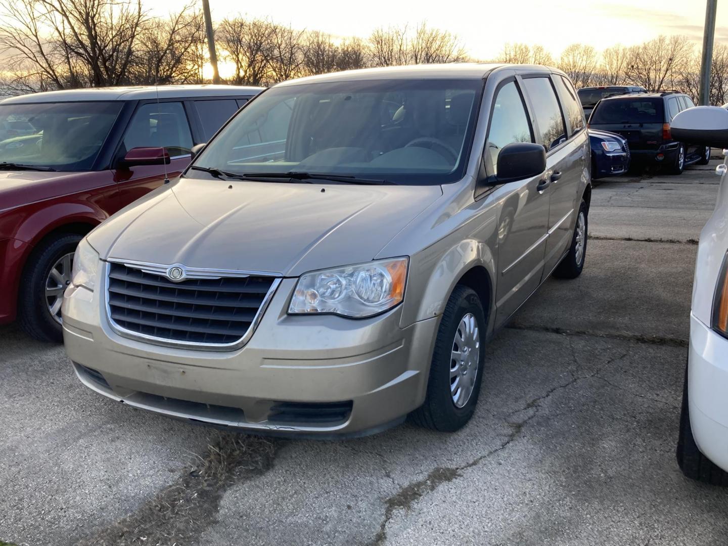 2008 Light Almond Met Chrysler Town and Country LX (2A8HR44HX8R) with an 3.3L V6 OHV 12V engine, 4-Speed Automatic Overdrive transmission, located at 1800 South Ihm Blvd, Freeport, IL, 61032, (815) 232-5543, 42.278645, -89.607994 - Town and Country LX Wagon LWB - Photo#0