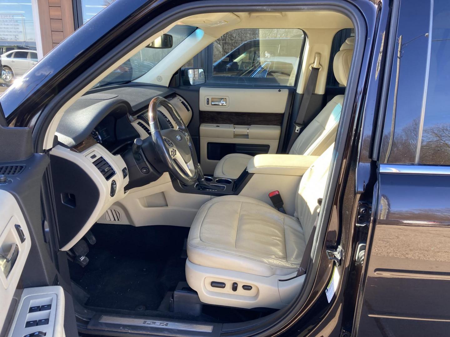 2013 Kodiak Brown Met Ford Flex Limited AWD (2FMHK6D86DB) with an 3.5L V6 DOHC 24V engine, 6-Speed Automatic Overdrive transmission, located at 1800 South Ihm Blvd, Freeport, IL, 61032, (815) 232-5543, 42.278645, -89.607994 - Photo#4