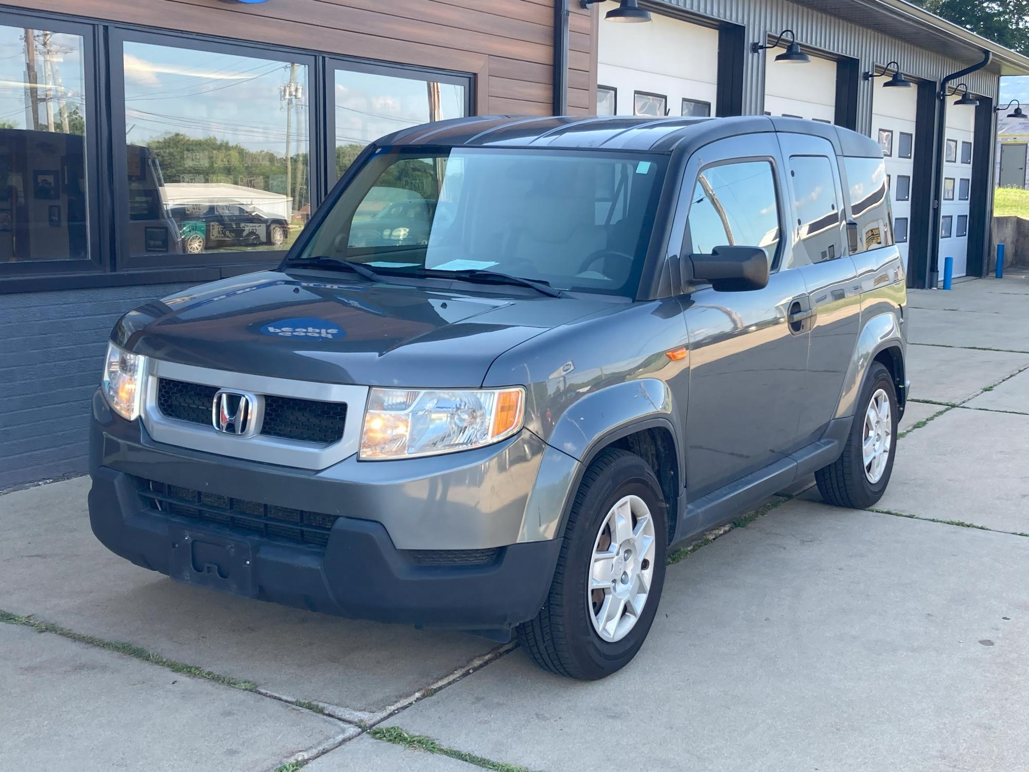 photo of 2009 Honda Element LX 4WD AT