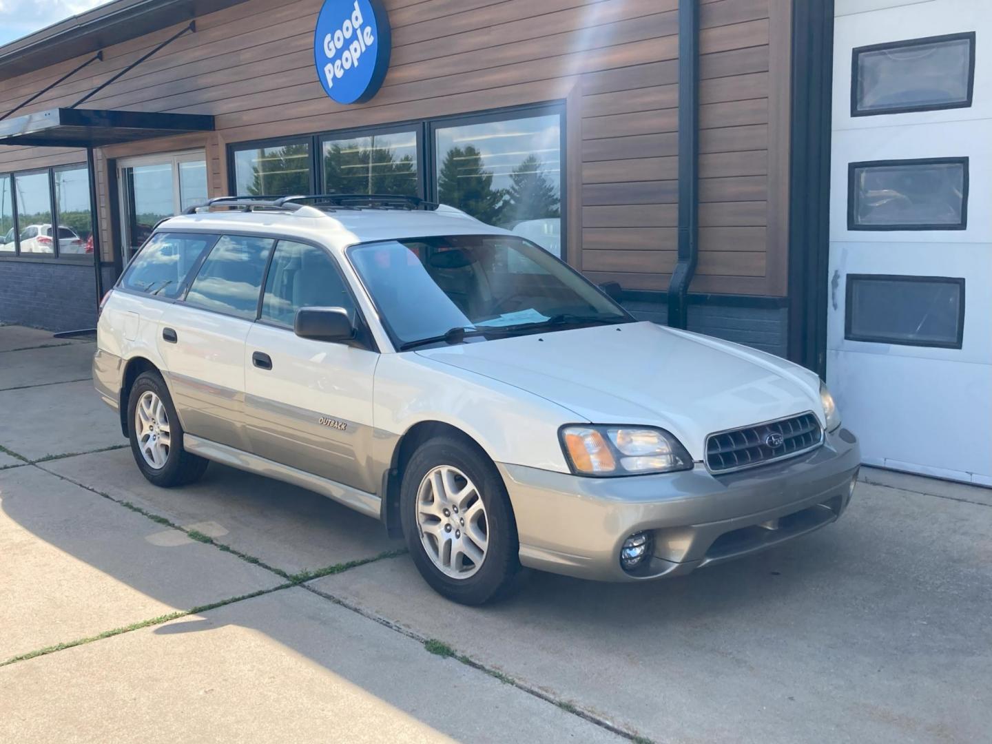 2003 Vanilla Subaru Outback Wagon w/ All-weather Package (4S3BH675937) with an 2.5L H4 SOHC 16V engine, 4-Speed Automatic Overdrive transmission, located at 1800 South Ihm Blvd, Freeport, IL, 61032, (815) 232-5543, 42.278645, -89.607994 - Photo#3