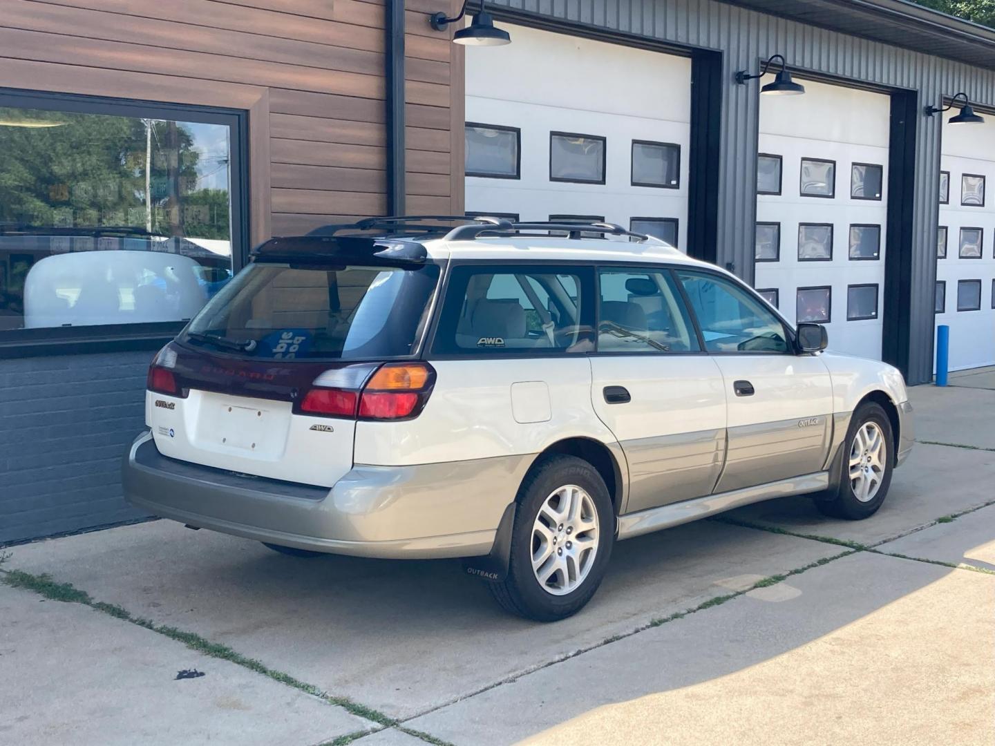 2003 Vanilla Subaru Outback Wagon w/ All-weather Package (4S3BH675937) with an 2.5L H4 SOHC 16V engine, 4-Speed Automatic Overdrive transmission, located at 1800 South Ihm Blvd, Freeport, IL, 61032, (815) 232-5543, 42.278645, -89.607994 - Photo#4