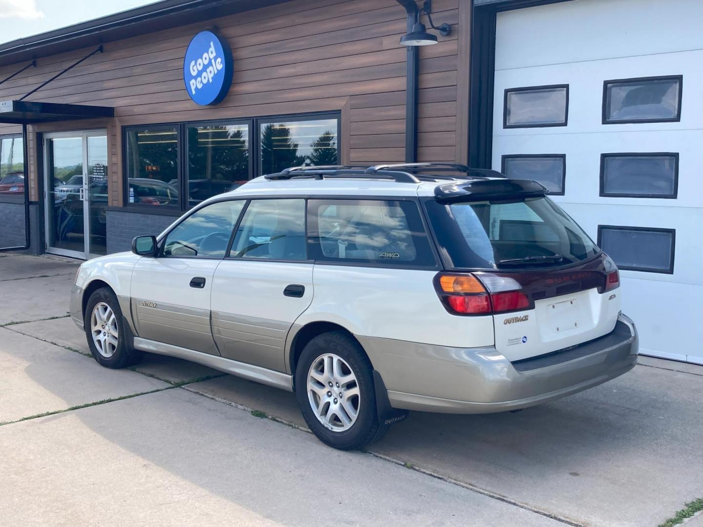 2003 Vanilla Subaru Outback Wagon w/ All-weather Package (4S3BH675937) with an 2.5L H4 SOHC 16V engine, 4-Speed Automatic Overdrive transmission, located at 1800 South Ihm Blvd, Freeport, IL, 61032, (815) 232-5543, 42.278645, -89.607994 - Photo#5