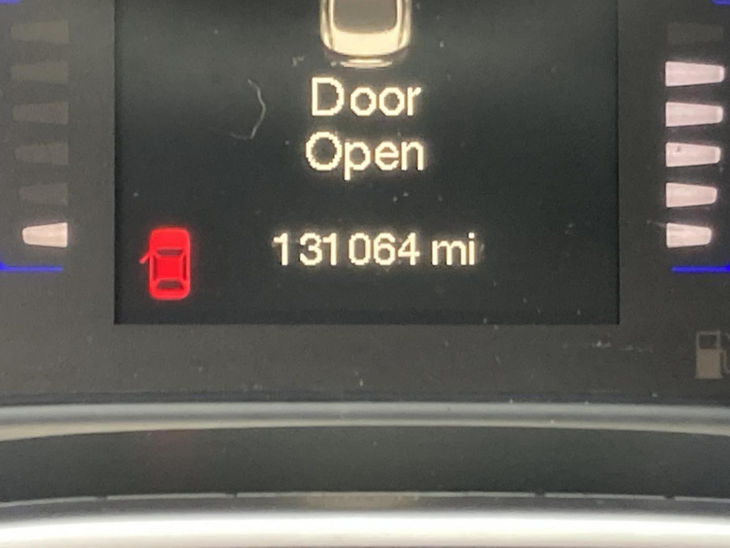2015 Jet Black Chrysler 200 Limited (1C3CCCAB2FN) with an 2.4L L4 DOHC 16V engine, 9-Speed Automatic transmission, located at 1800 South Ihm Blvd, Freeport, IL, 61032, (815) 232-5543, 42.278645, -89.607994 - Photo#6