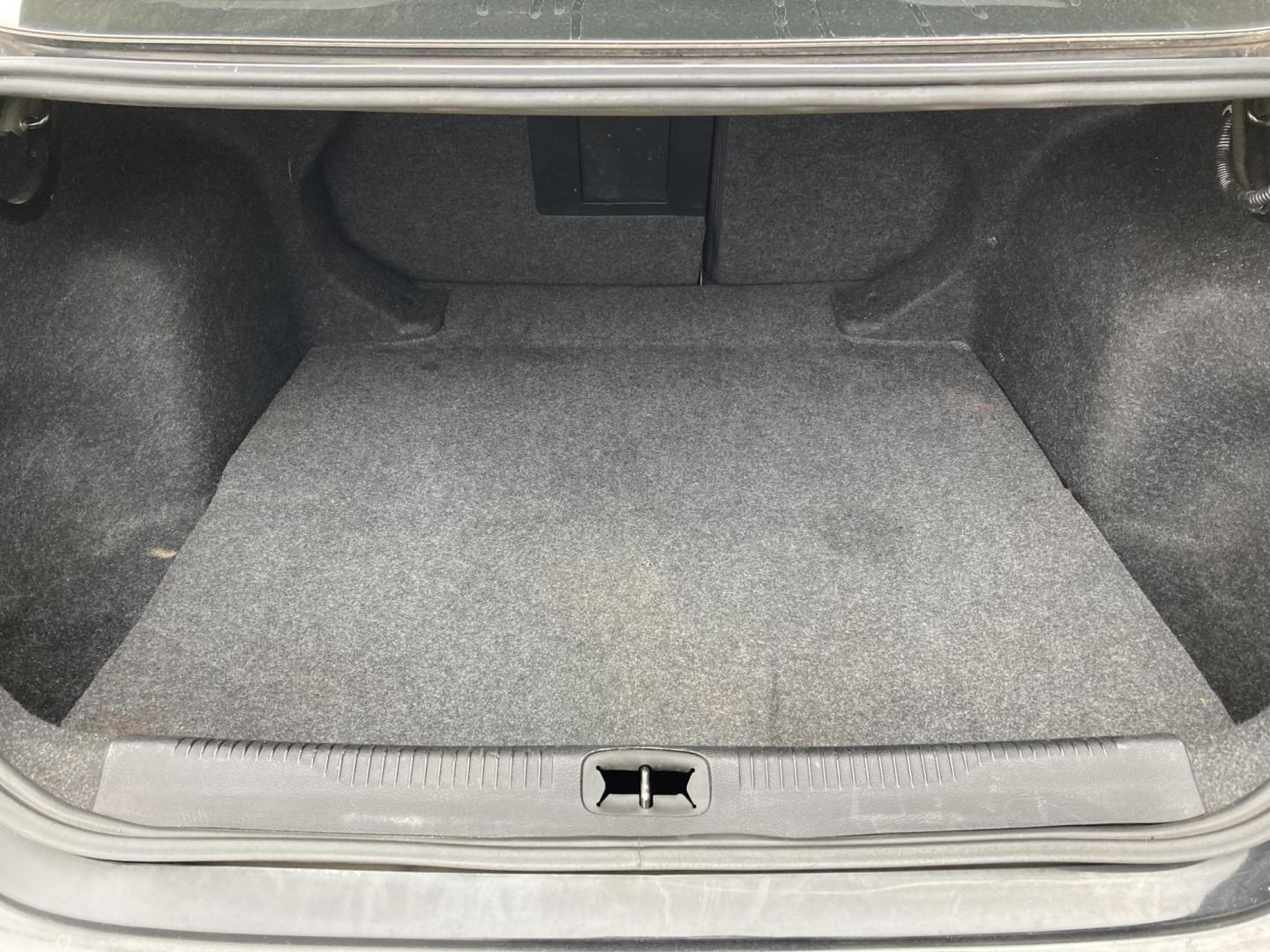 2015 Jet Black Chrysler 200 Limited (1C3CCCAB2FN) with an 2.4L L4 DOHC 16V engine, 9-Speed Automatic transmission, located at 1800 South Ihm Blvd, Freeport, IL, 61032, (815) 232-5543, 42.278645, -89.607994 - Photo#9