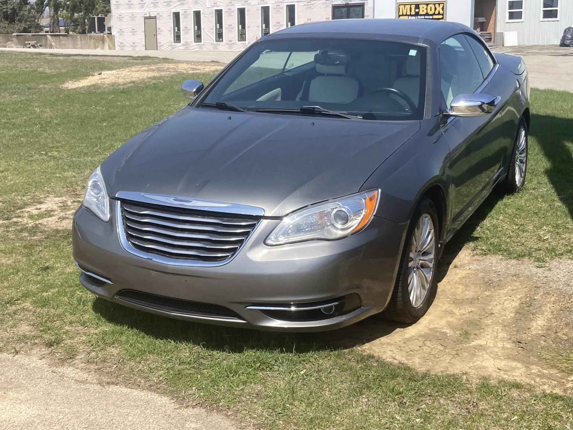 photo of 2013 Chrysler 200 Limited Convertible