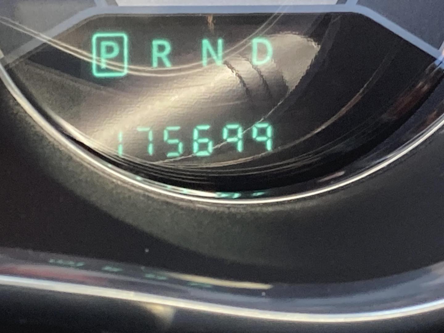 2013 Burnished Silver Chrysler 200 Limited Convertible (1C3BCBFG0DN) with an 3.6L V6 DOHC 24V FFV engine, 6-Speed Automatic transmission, located at 1800 South Ihm Blvd, Freeport, IL, 61032, (815) 232-5543, 42.278645, -89.607994 - 200 Limited 2D Convertible - Photo#6