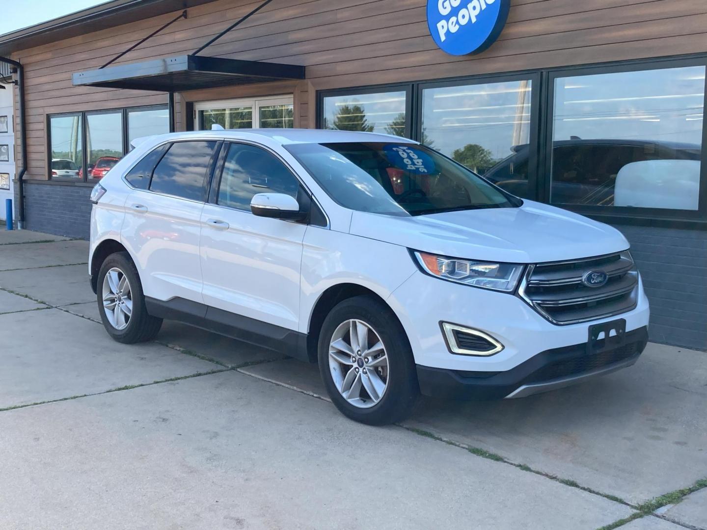 2016 Arctic White Ford Edge SEL AWD (2FMPK4J99GB) with an 2.0L L4 DOHC 16V engine, 6A transmission, located at 1800 South Ihm Blvd, Freeport, IL, 61032, (815) 232-5543, 42.278645, -89.607994 - Photo#3