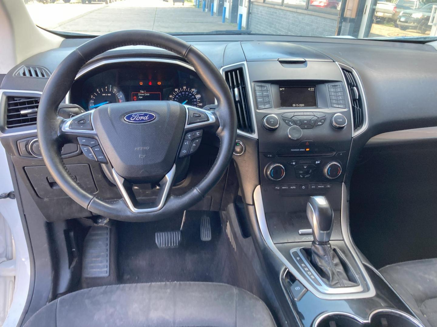 2016 Arctic White Ford Edge SEL AWD (2FMPK4J99GB) with an 2.0L L4 DOHC 16V engine, 6A transmission, located at 1800 South Ihm Blvd, Freeport, IL, 61032, (815) 232-5543, 42.278645, -89.607994 - Photo#1