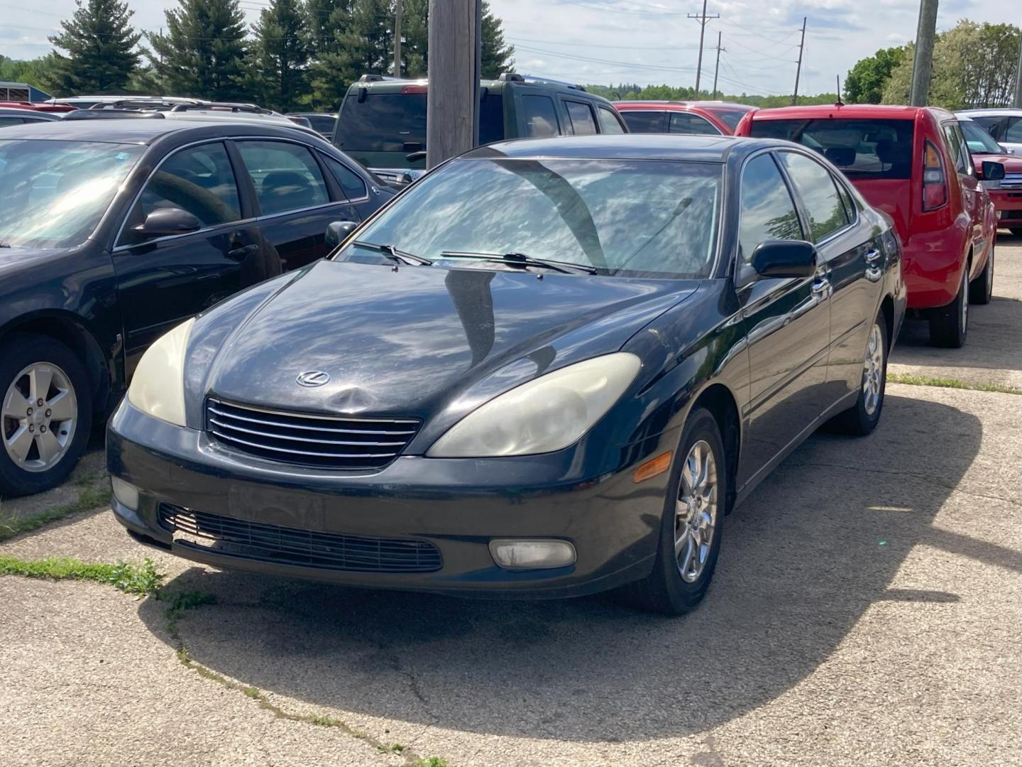 2003 Black Lexus ES 300 Sedan (JTHBF30G230) with an 3.0L V6 DOHC 24V engine, 5-Speed Automatic Overdrive transmission, located at 1800 South Ihm Blvd, Freeport, IL, 61032, (815) 232-5543, 42.278645, -89.607994 - Photo#0